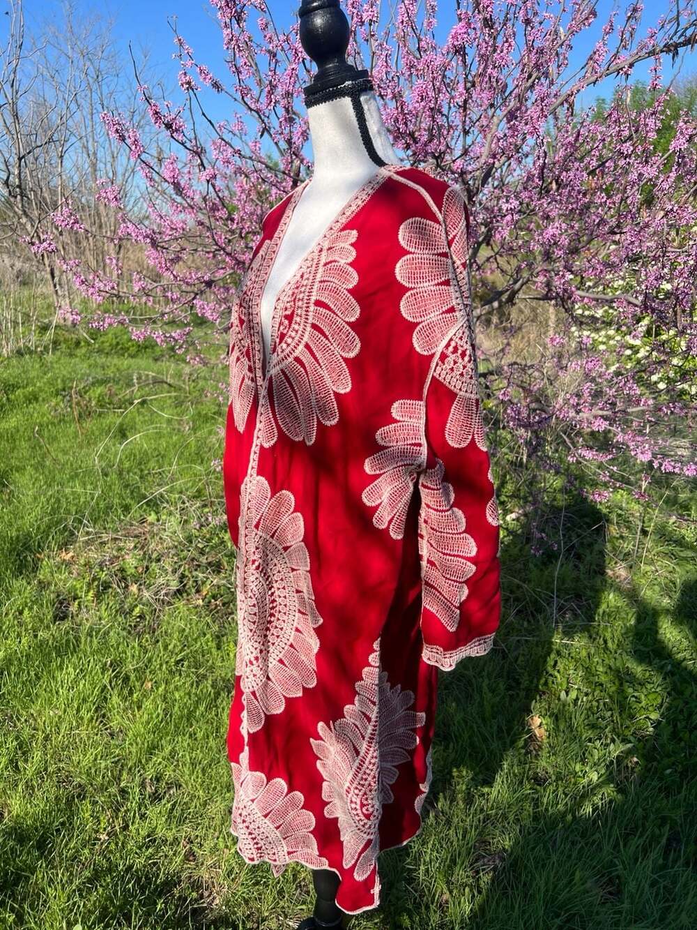Catherines Est. 1946 Red Embroidered Medallion Open Front Duster Kimono - Picture 3 of 12
